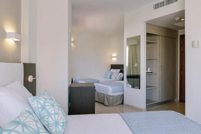 ILUNION PALMANOVA - Pokoje - DOUBLE FAMILY ROOM WITH BALCONY OR