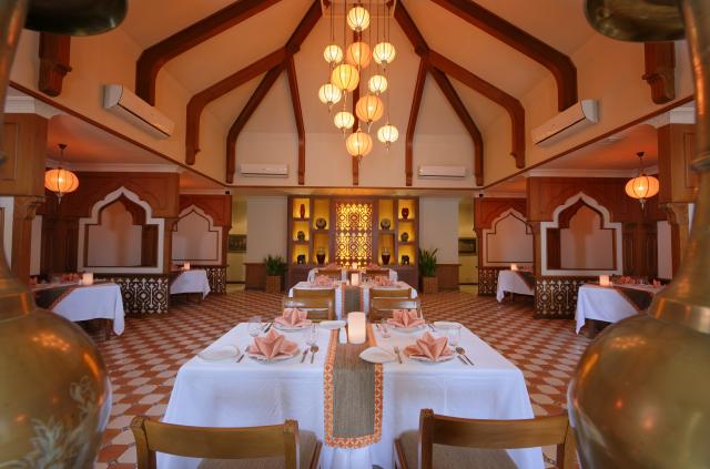KURUMBA MALDIVES - Restaurace - Al Qasr