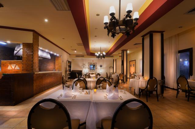 REGINA RESORT & AQUA PARK - Restaurace - il foro