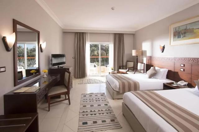 REGINA RESORT & AQUA PARK - Pokoje - Regal Deluxe Pool View roo