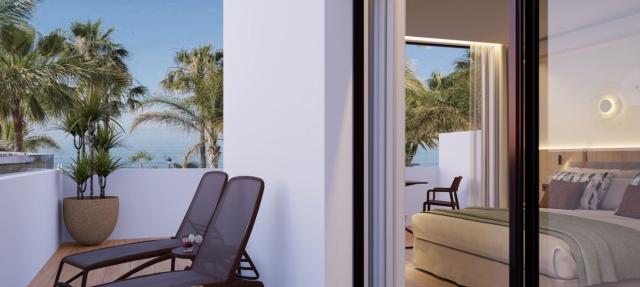 Suite with Balcony Mountain View