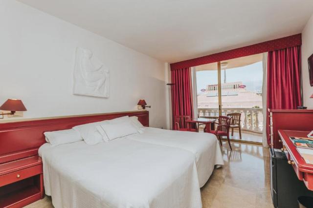 Twin With Balcony, Standard