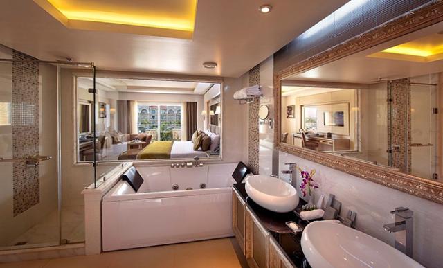  Jacuzzi Deluxe Junior Suite