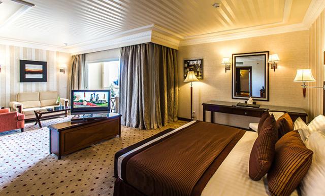 Jacuzzi Suite