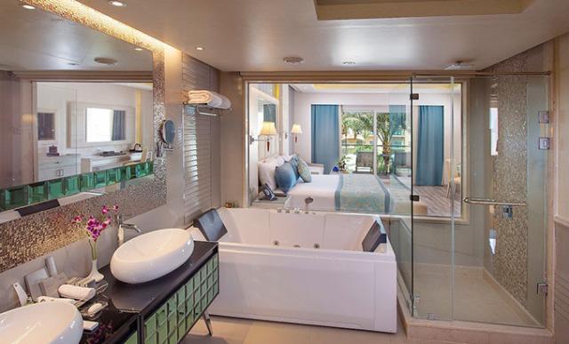 Premium Jacuzzi Suite