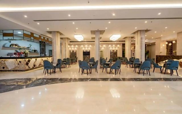 King Tut Aqua Park Beach Resort