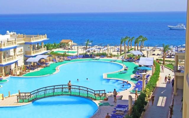 Sphinx Aqua Park Beach