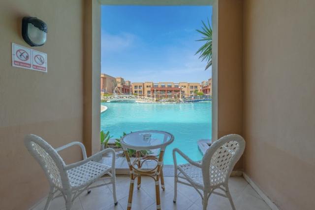 Swim Up Room Adult only +18