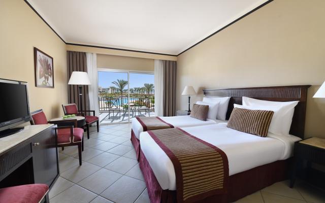 Superior Pool View Room