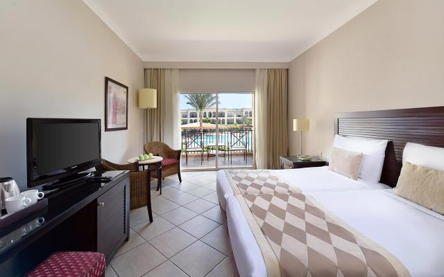 Superior Pool View Room