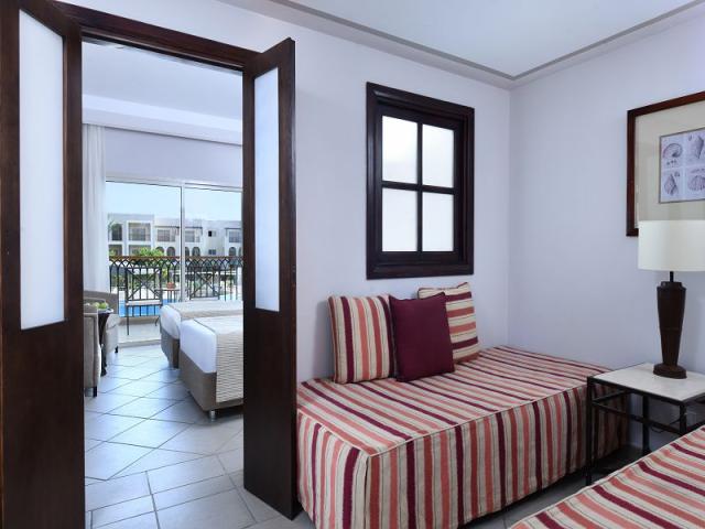 Deluxe Family Pool View Room
