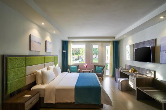 Front Palm Area Room