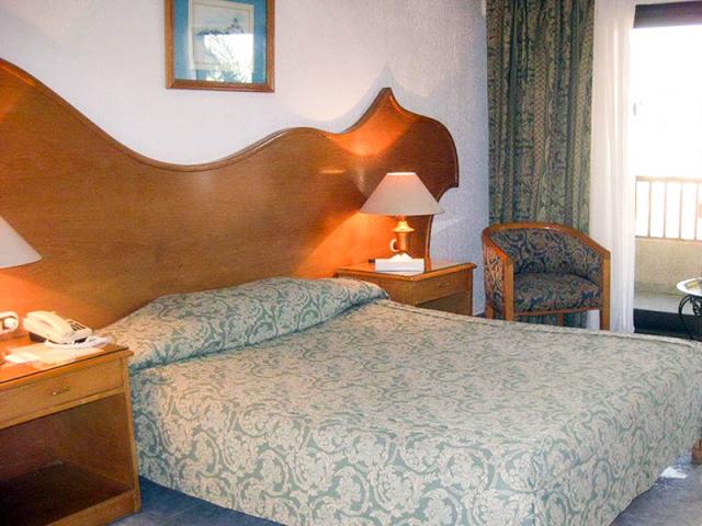 Sea / Pool View Room