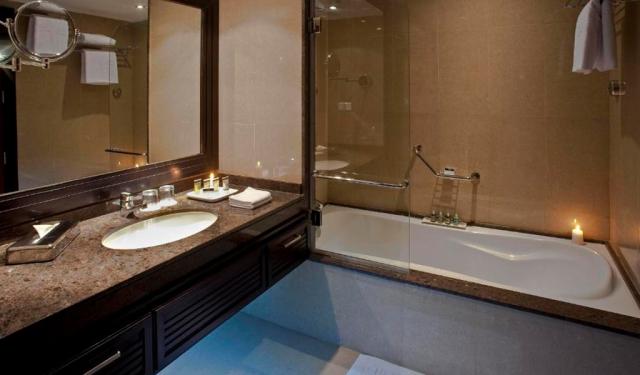 Deluxe Room (Main Building Sea View)