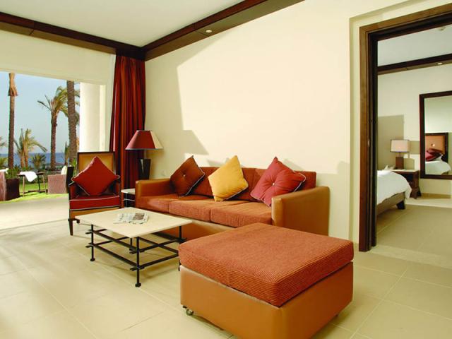 Sea Front One Bedroom Suite - Lounge Access