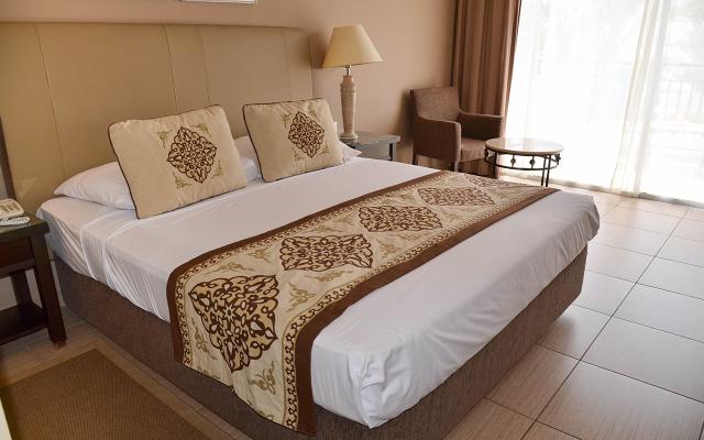 Superior Garden / Pool  View Room
