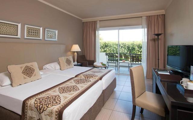 Superior Garden / Pool  View Room