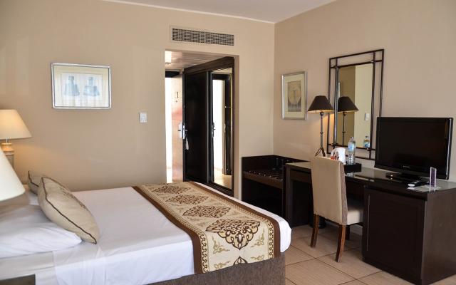 Superior Garden / Pool  View Room