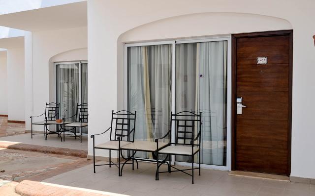 Superior Garden / Pool  View Room