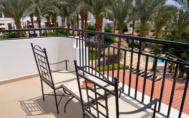 Superior Garden / Pool  View Room
