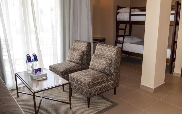 Deluxe Family Room