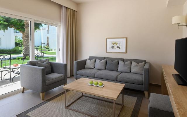 Deluxe Family Room