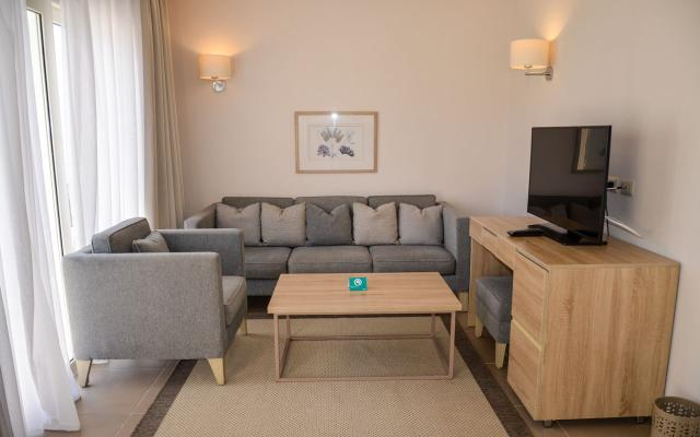 Deluxe Family Room