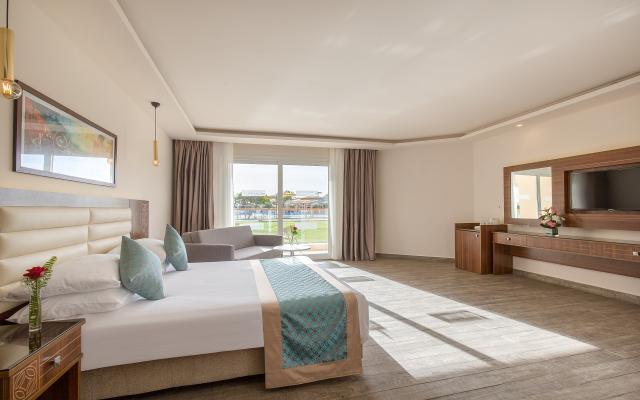 Standard Garden View Room   