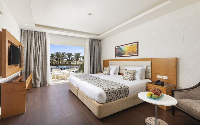 Family 2 Bedrooms Pool View