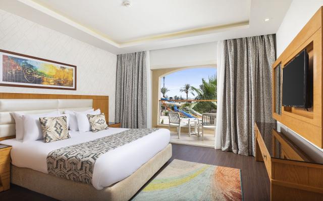 Family 2 Bedrooms Pool View