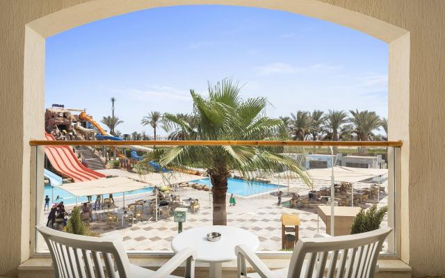 Family 2 Bedrooms Pool View