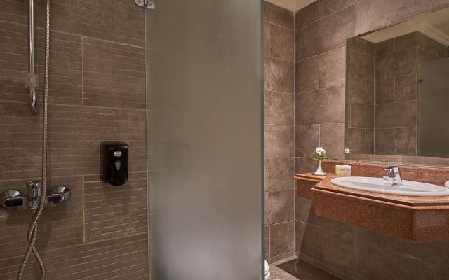 Grand King Quadruple Room