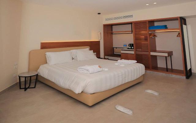 Deluxe Sea Front Room
