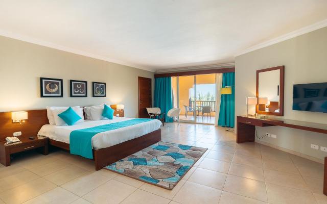 Family Room (Two Bed Rooms) Pool View