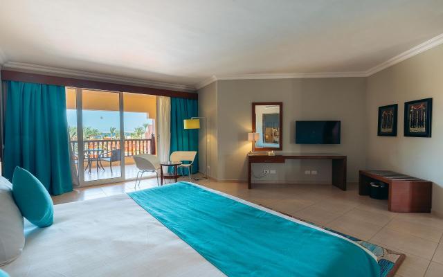 Family Room (Two Bed Rooms) Pool View