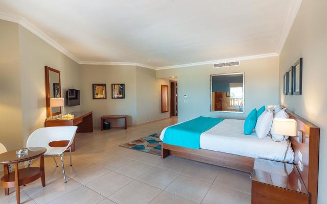 Family Room (Two Bed Rooms) Pool View
