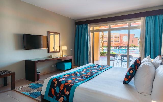 Executive Suite Pool View