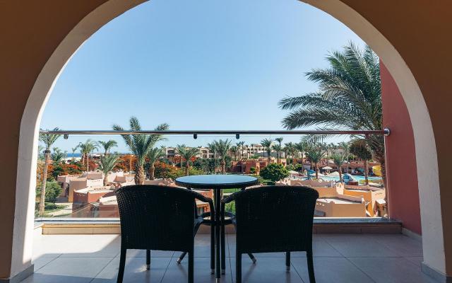 Superior Pool View Room