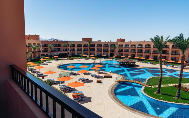 Superior Pool View Room