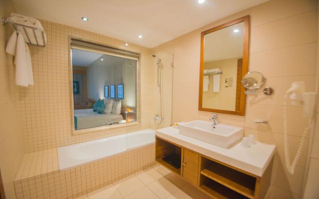 Superior Pool View Room