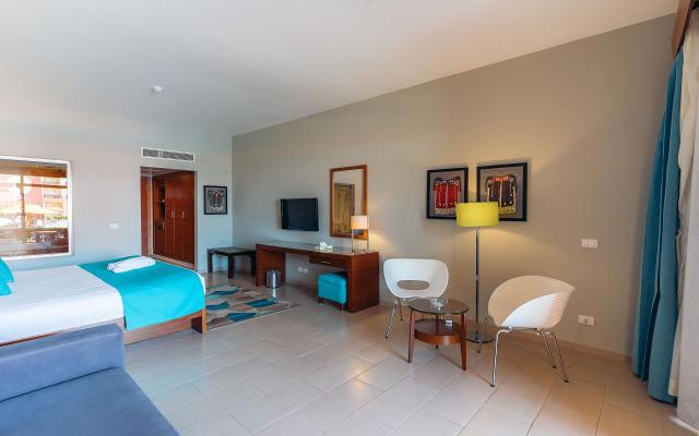 Family Suite Large Room Pool View