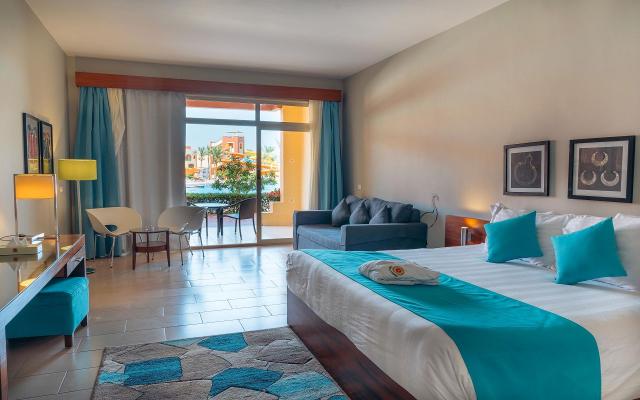 Family Suite Large Room Pool View