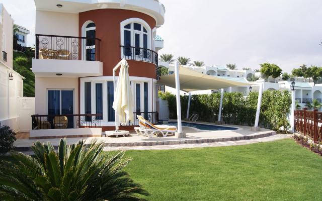 Villa 3 Bed Rooms Max 6 Pax 