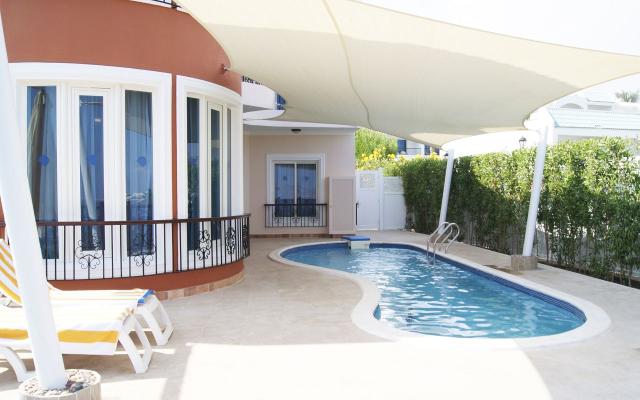 Villa 4 Bed Rooms Max 8 Pax 