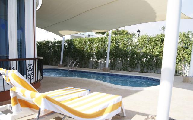 Villa 4 Bed Rooms Max 8 Pax 