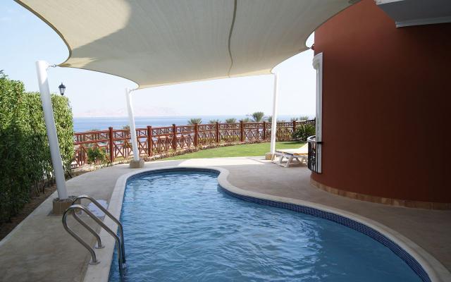 Villa 4 Bed Rooms Max 8 Pax 