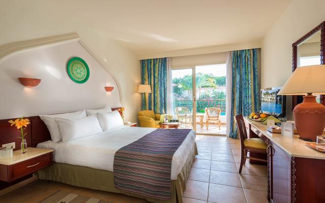 Superior Pool View Room