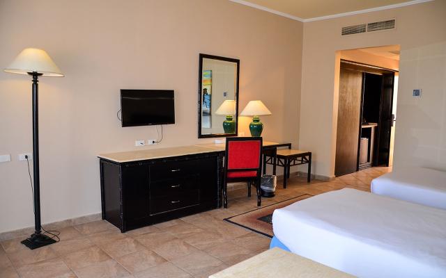 Superior Pool View Room