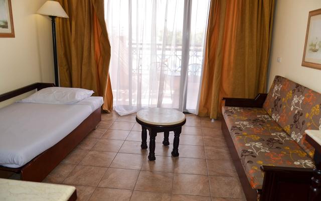 Family Garden/Pool View Room