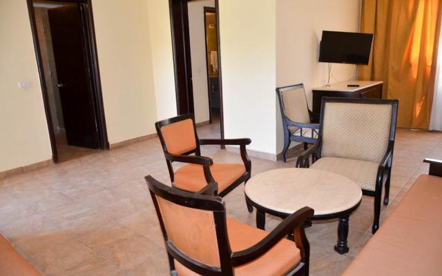 Family Garden/Pool View Room